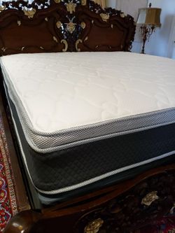 NEW KING PLUSH PILLOW TOP MATTRESS. Bed frame is not available. Take it home same day 👍