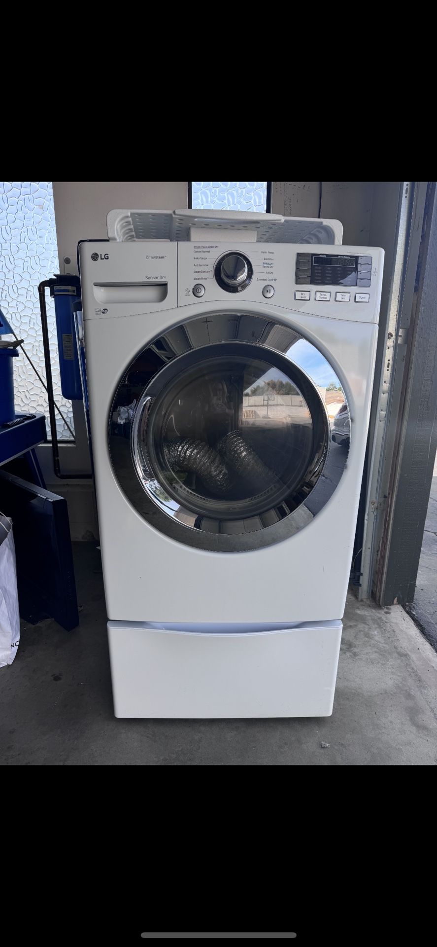 LG - Dryer. Good As New