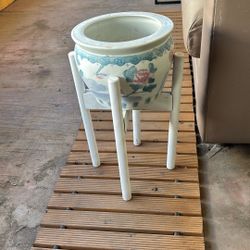 Ceramic Planter Pot With Stand