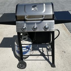 Blue Rhino Black and Stainless Steel 3-Burner Liquid Propane Gas Grill. 