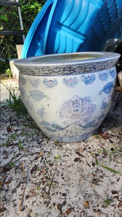 Assorted Pots and planters Make an offer Moving sale