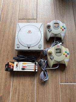 Sega Dreamcast Console.               R17