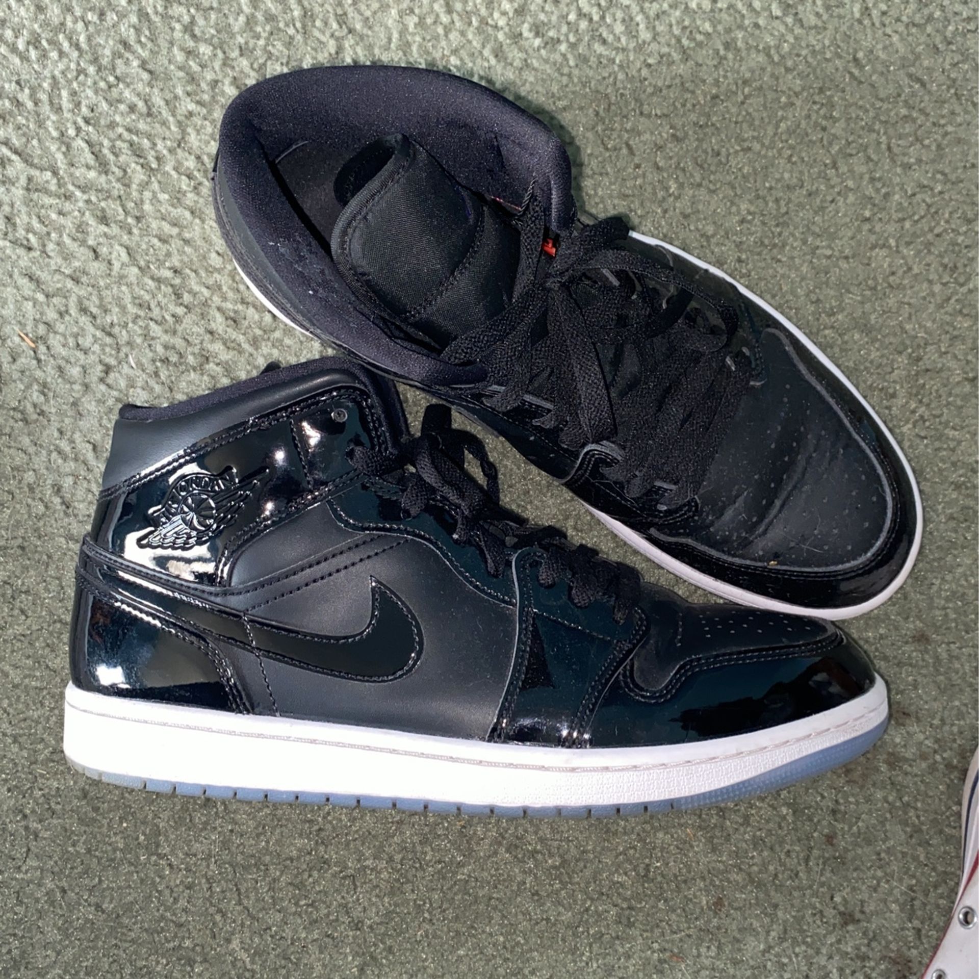 Jordan 1 Mid Space Jam