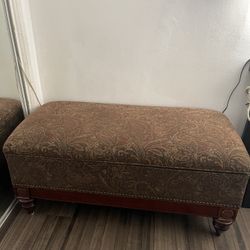 48 Inch Long Ottoman With Storage Excellent Condishon Pick Up Raseda And Vanowen 