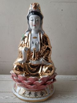 Vintage porcelain Quin Yin