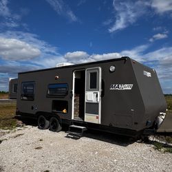 2007 Max Lite 22’ – Fully Updated & Move-In Ready