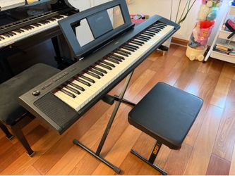 Yamaha Keyboard Piano-Piaggero NP32B 72-Key Portable Digital Piano with Bench and stand