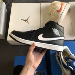 Air Jordan 1 Mid “Black & White” | Size- 10.5m / 12w | DS