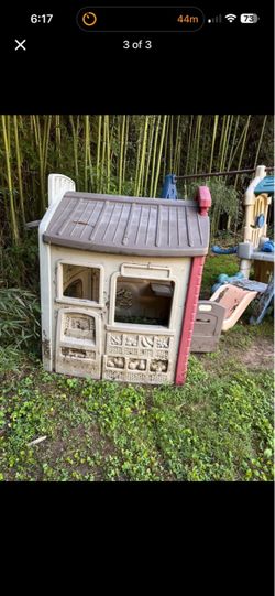 Little tikes playhouse