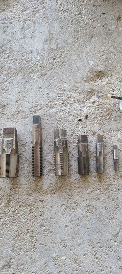 Pipe taps in excellent condition