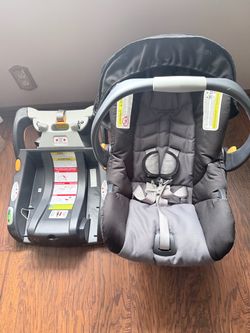 Chicco KeyFit 30  baby Car Seat and base