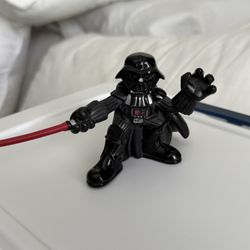 Hasbro 2007 Star Wars Galactic Heroes Mini Figure, Darth Vader 3" with helmet