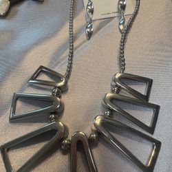 NWT Silver Geometric Statement Necklace | Modern Chic