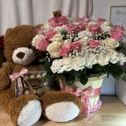 Floral Arrangements / Bouquets 