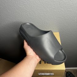 Adidas Yeezy Slide “Onyx”