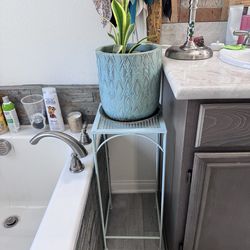 Plant stand, pot and plant