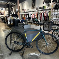 BRAND NEW Cruiser bike Size Small