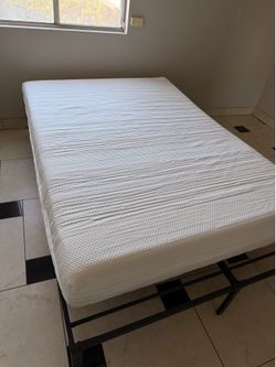 Full  size mattress brand new !!!