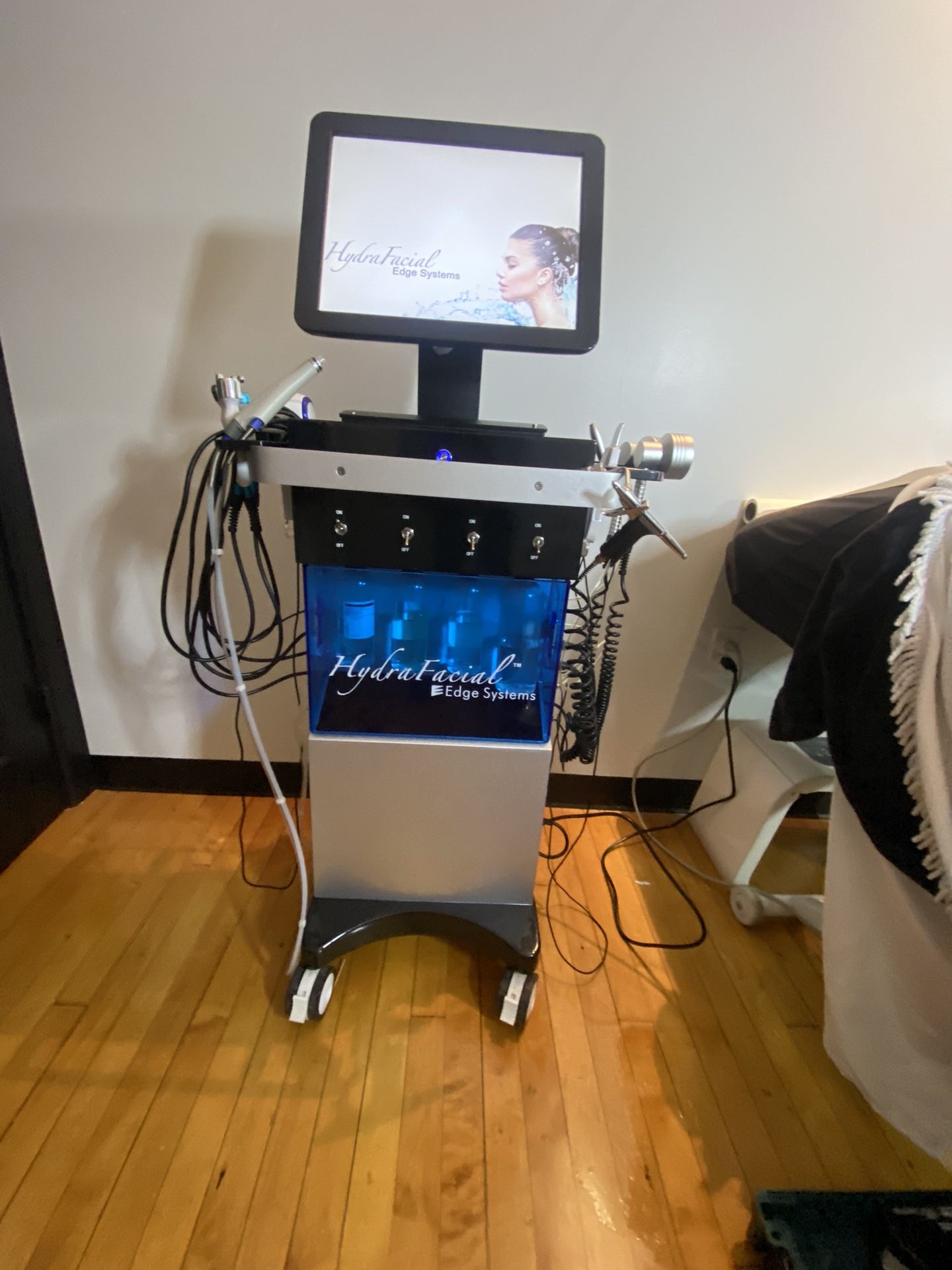 15 in 1 Hydra Beauty Skin System Hydrafacial Machine