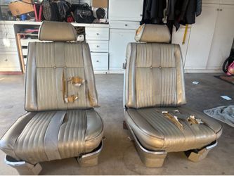 Ford bucket seats for 67 ford