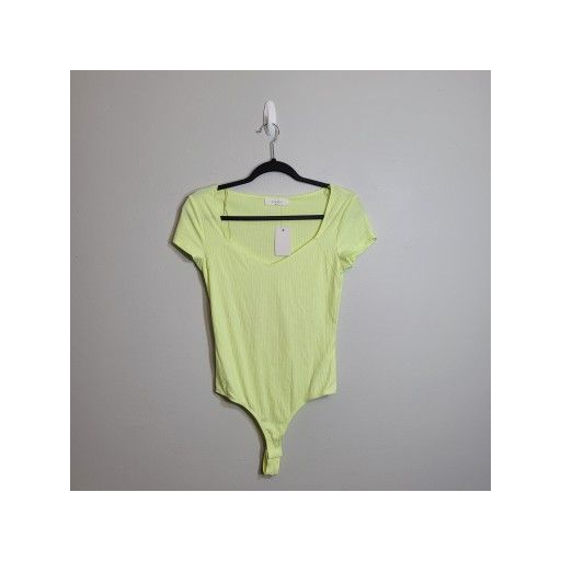 Elodie Yellow Cap Sleeve Fitted Ribbed Thong Snap Button V Neck Bodysuit M