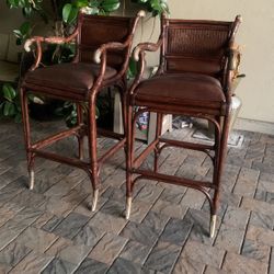 2 Bar Stool/chairs