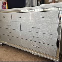 Grey 9 Drawer Dresser 