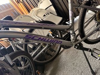 Schwinn Hybrid Bike 700C Flat Bar Gray/Purple with Kickstand