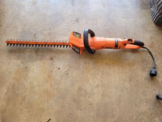 Black & Decker 24-inch HedgeHog Dual-action Blade Hedge Trimmer