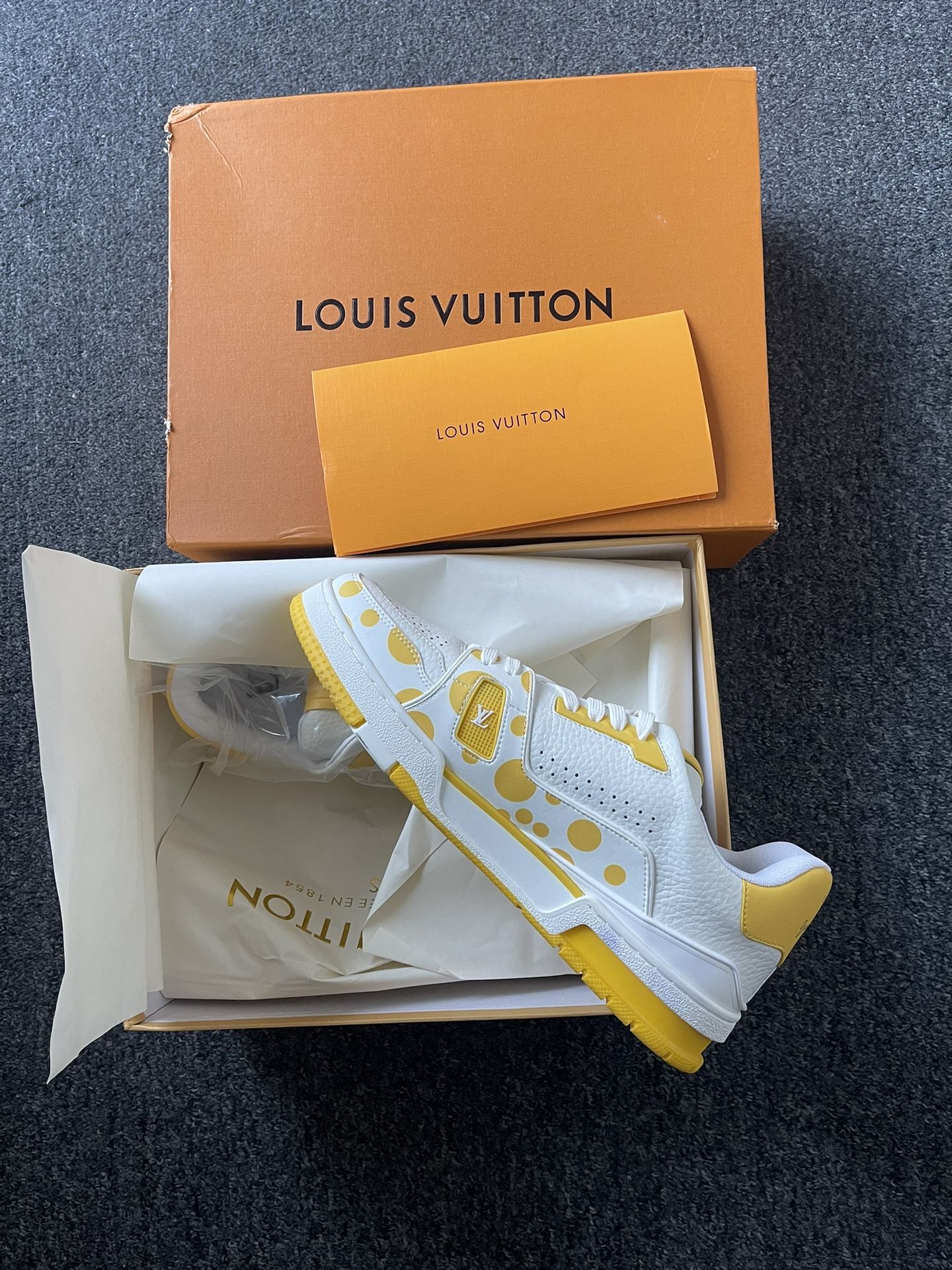 LV Sneaker Size 10(44)