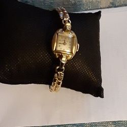 LADIES 50'S BENRUS 10K ROLLED GOLD PLATED WATCH