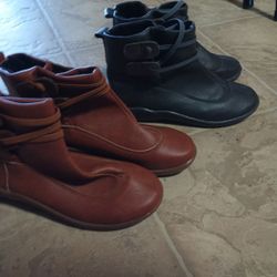 New Women's Size 7 Moccasin Boots 