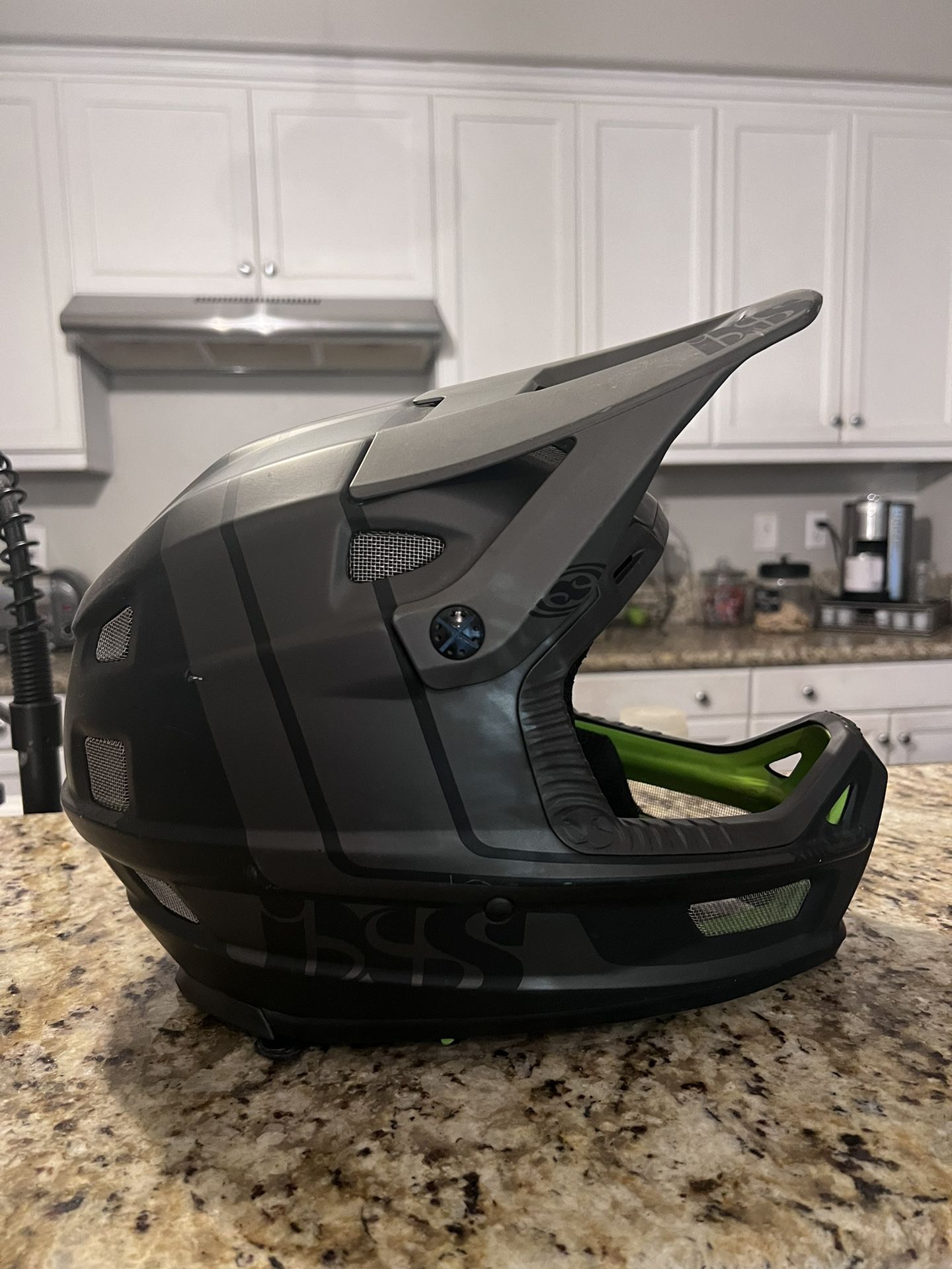 IXS Helmet 