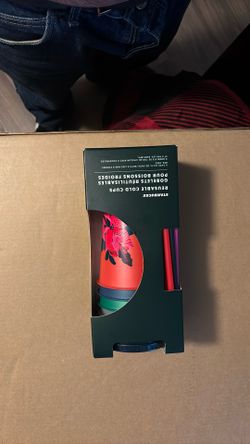 Starbucks Reusable Cold Cups (5) 24oz with Straws