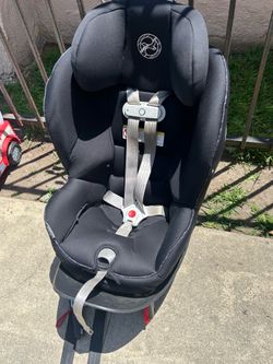 Cybex car seat taking reasonable offers not free