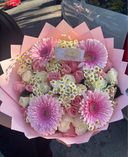 Bouquet with daisies