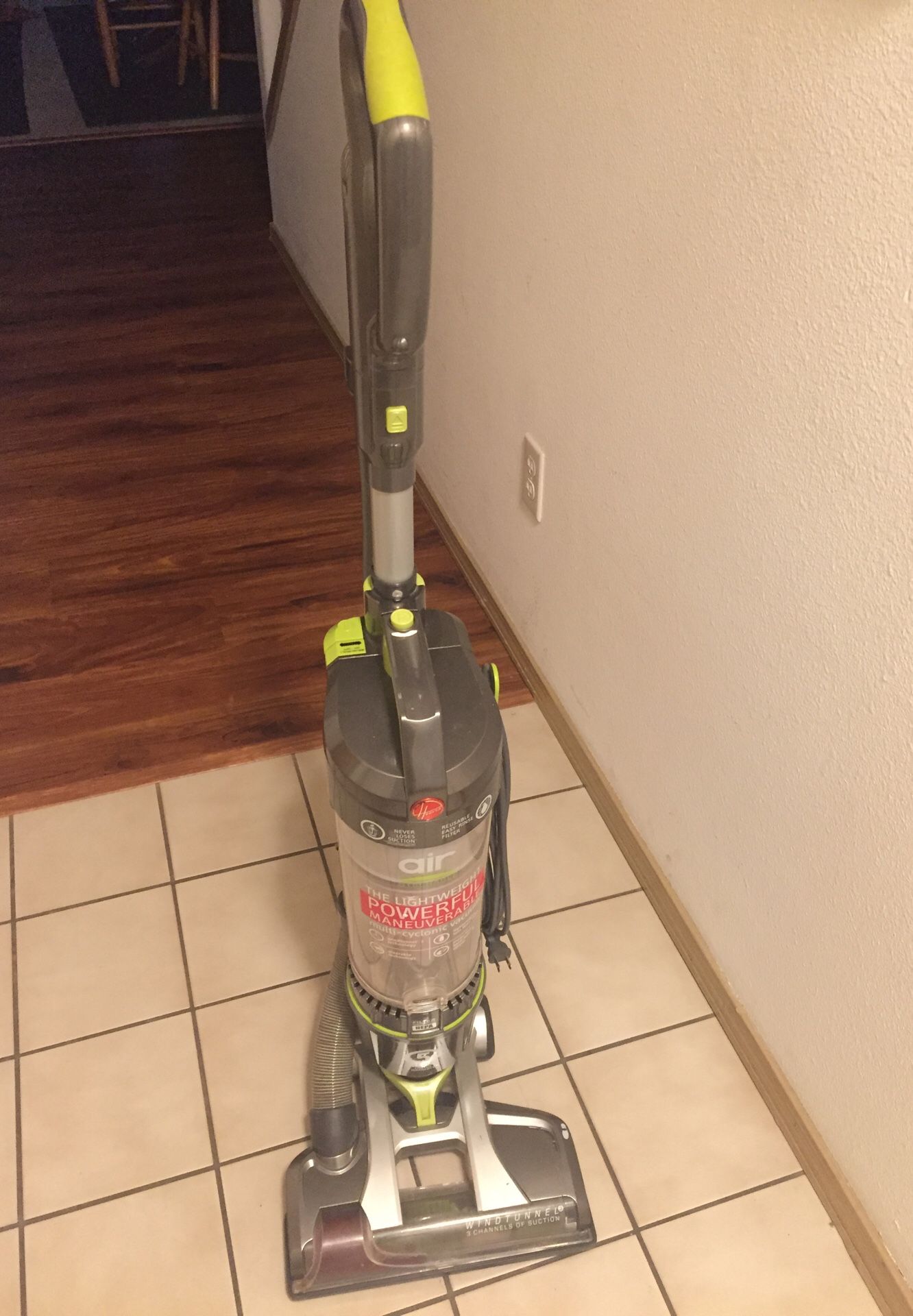 Hoover wind tunnel vacuum $100.00