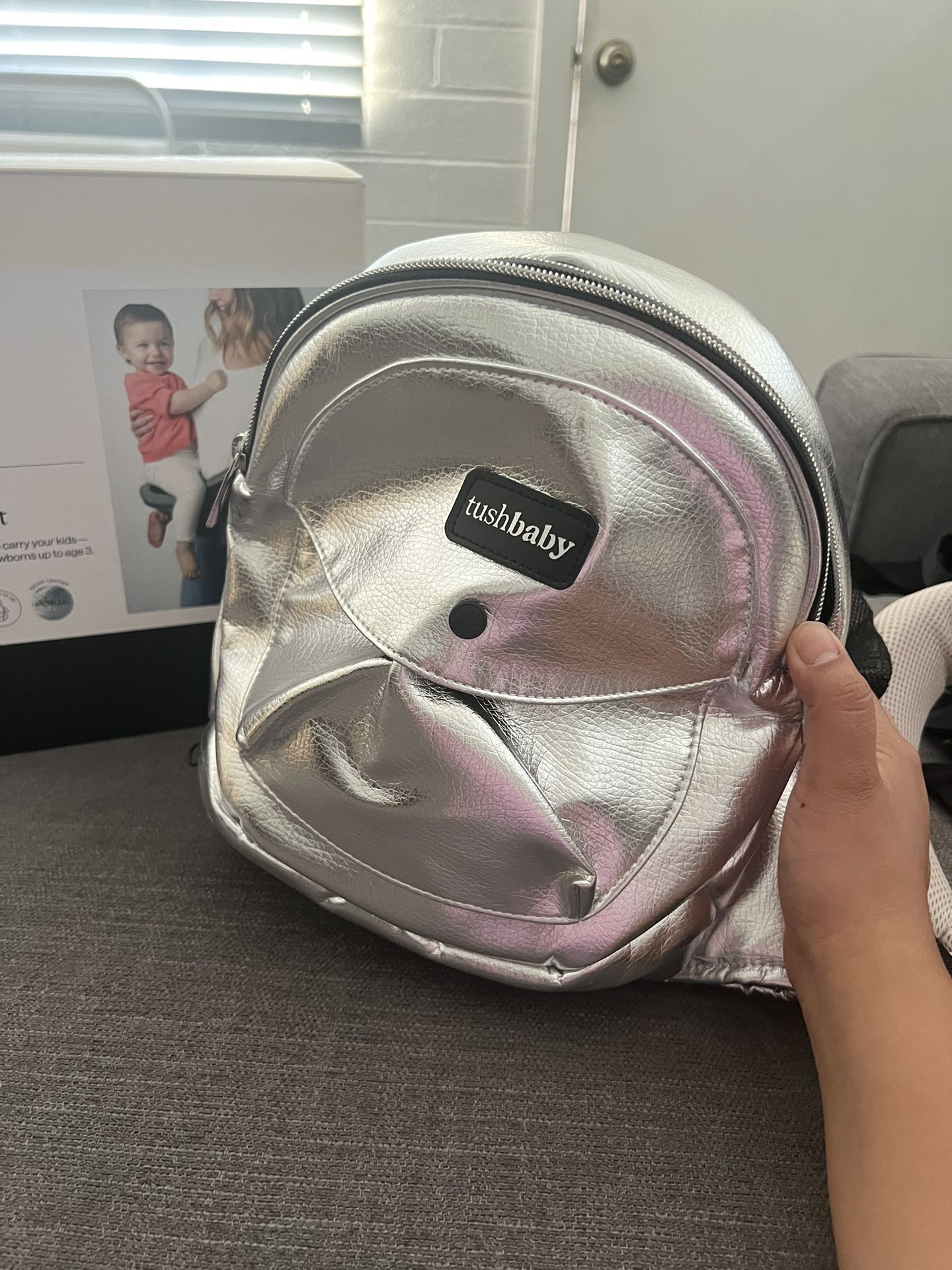TUSHBABY HIP CARRIER