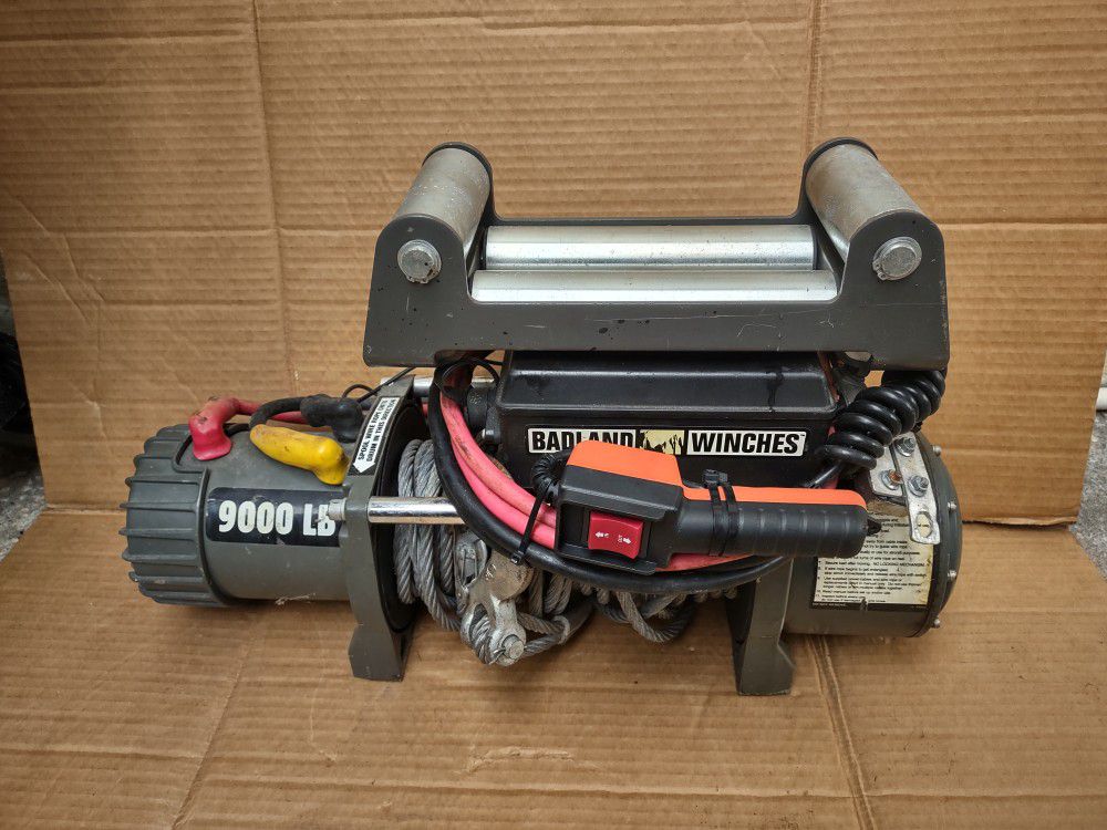 Winch 9,000 With Wired Remote