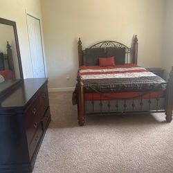 5 piece Queen Bed Set