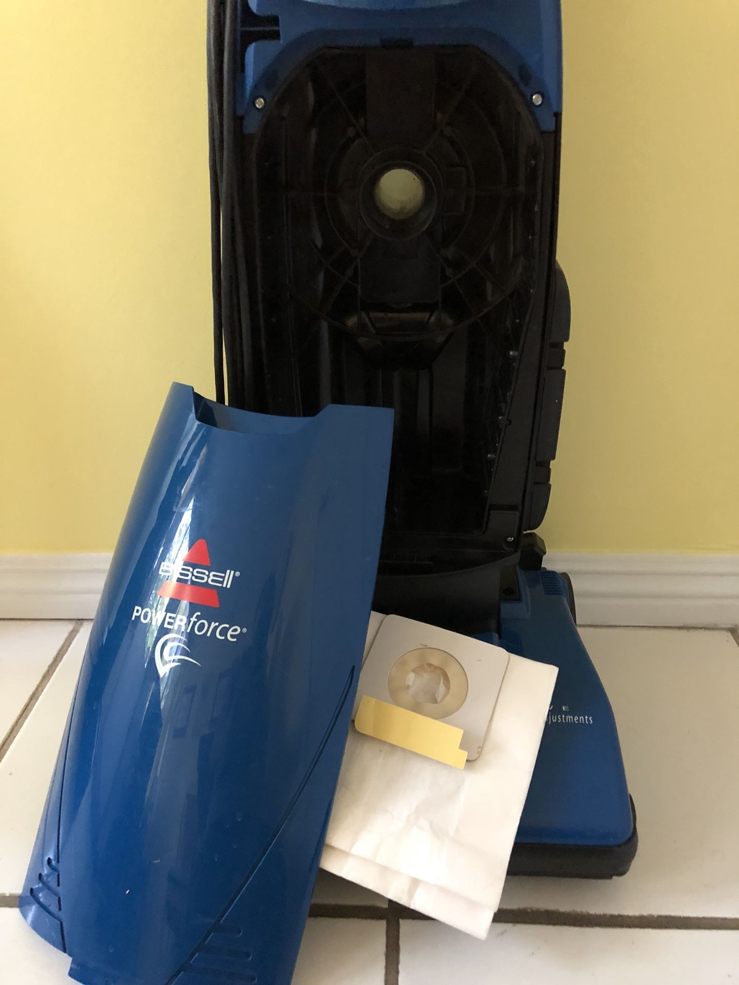 Bissell Power Force Vacuum 71Y7 331 Strong Suction See Photos! for