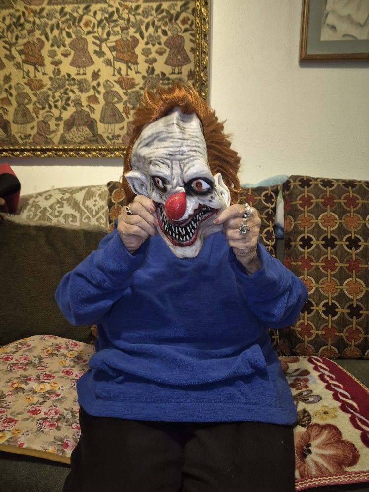 3922 Bell AVE.YARDSALE DEC.13,14