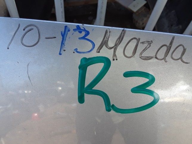 10-13 Mazda 3 used hood