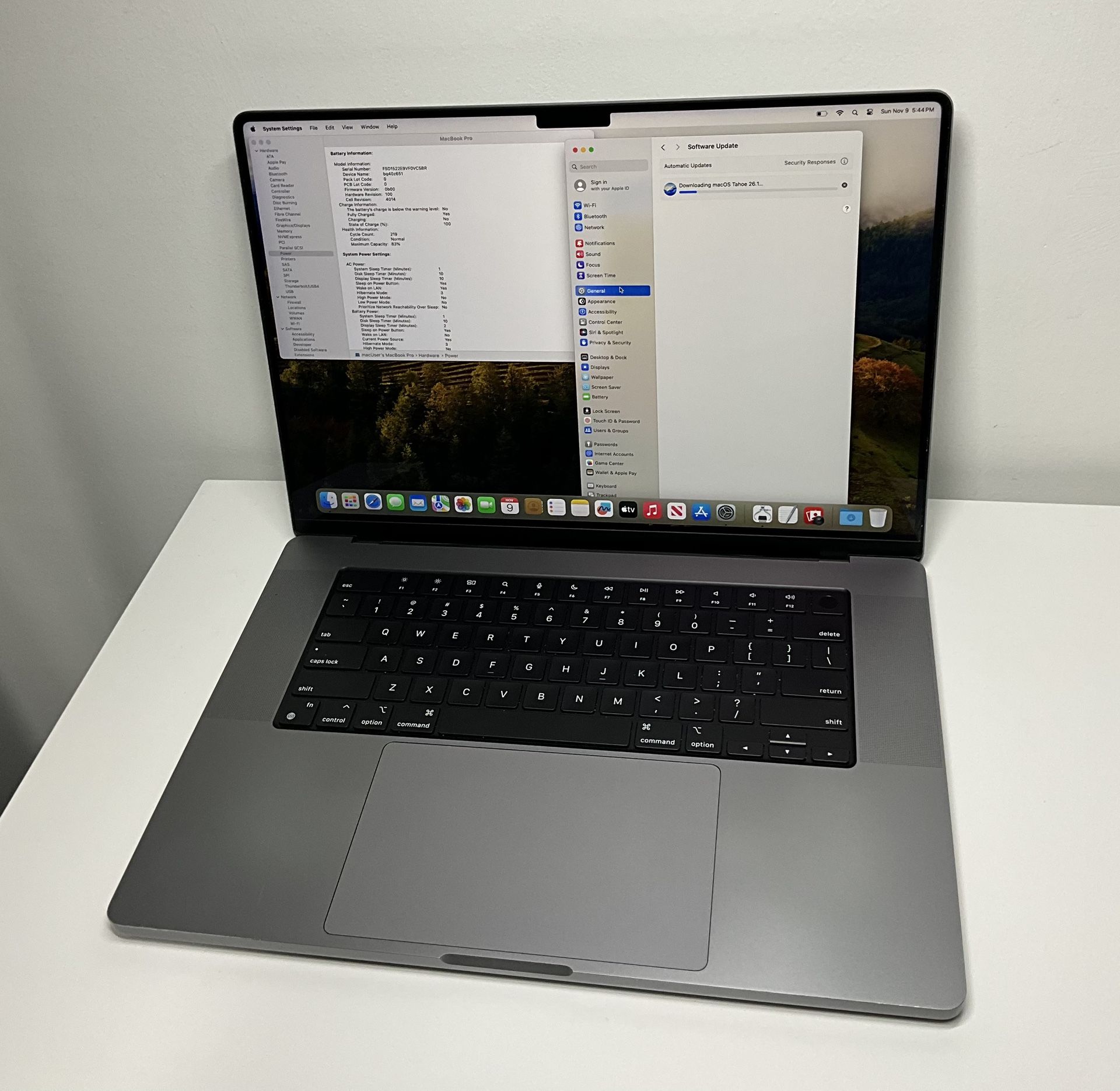 MacBook Pro 16 M1 MAX 32Gb 512Gb 219 Cycles