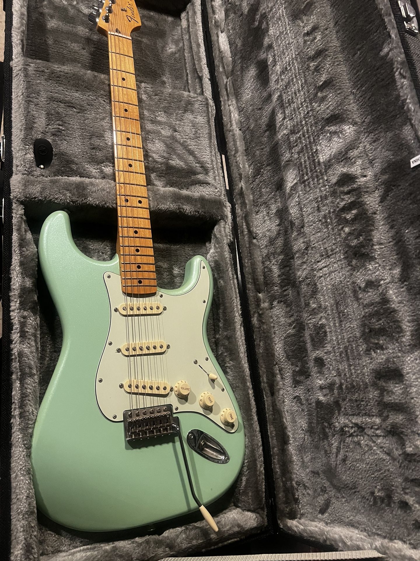 Roadrunner Case For Strat / Tele Black Tweed