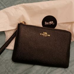 NEW Coach Wristlet 