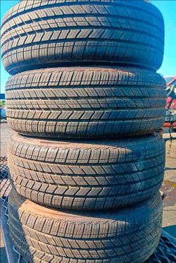 235 55 18 Hankook Tires Con 80% de Vida Las 4