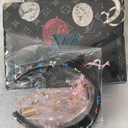 Trending  Black  Bag Set With Headband and Lipgloss 