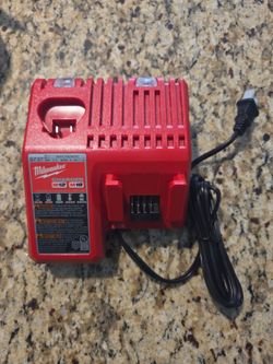 Milwaukee M18 Volt M12 Volt Charger