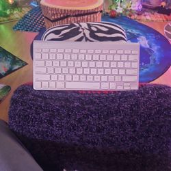 Apple Keyboard 